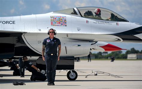 Air Force Thunderbirds Unveil A Redesigned Airshow Routine