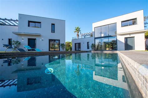 Plage des cigales is located in grimaud. Maison Grimaud 300 m2, plage à pieds - Guy-hoquet.com