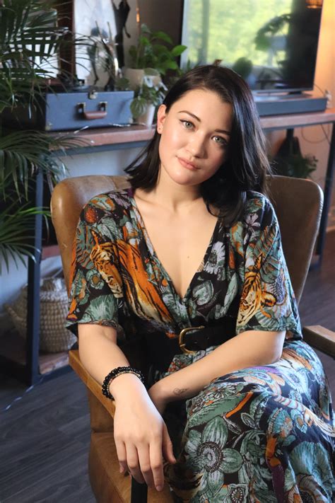 Isa briones was born isabella camille briones in london, england. Fil-Am Isa Briones went from 'Hamilton' to a female lead ...