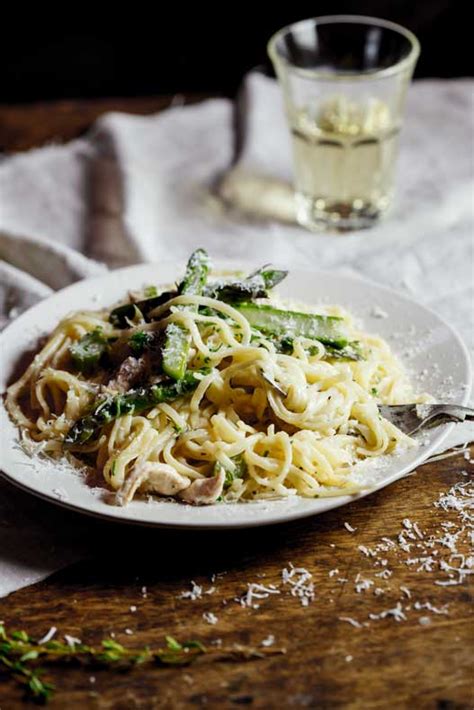 Cook until tender, 5 minutes, then add heavy cream, chicken broth, lemon juice, and garlic. Lemon chicken & asparagus pasta - Simply Delicious