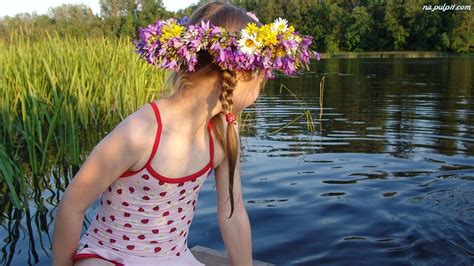 Jezioro Wianek Dziewczynka Dziecko Kwiaty Na Pulpit