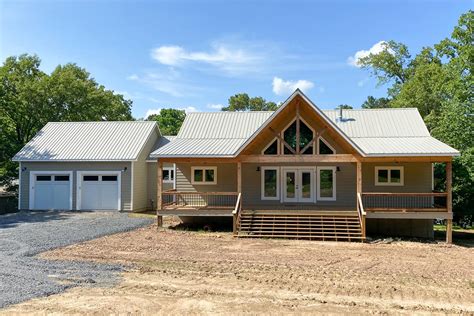 Find ranch style home plans with daylight walk out basement at back & more! 2-Bed Country Ranch Home Plan with Walkout Basement ...