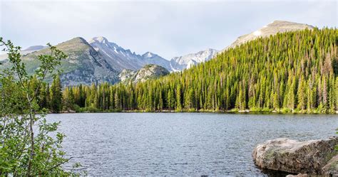 Nymph Dream And Emerald Lake Hike How To Add On Bear Lake And Lake Haiyaha Earth Trekkers