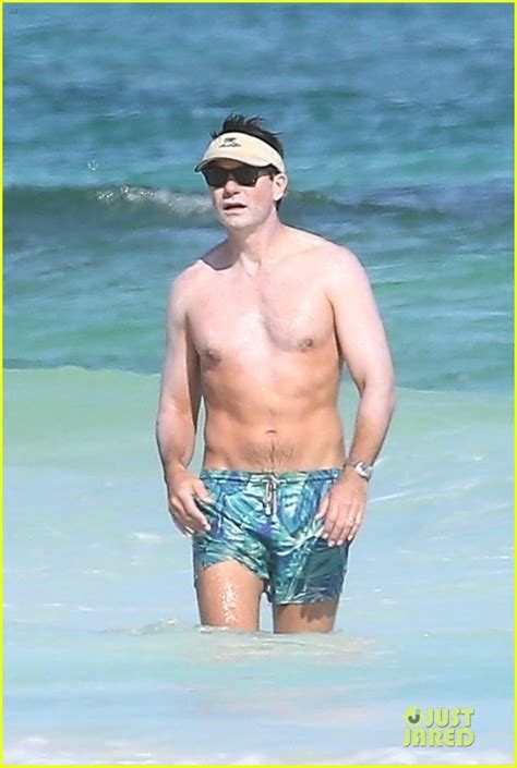The Talk Host Jerry Oconnell Goes Shirtless On Beach Vacation With Wife Rebecca Romijn