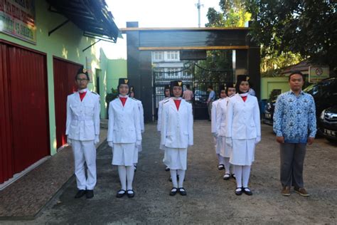Puisi tentang pendidikan, ilmu, sekolah, dan pemuda yang sarat makna. 2019-Hari Pendidikan Nasional