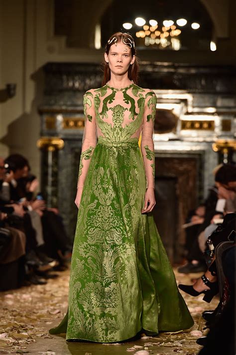Valentino, la collezione Haute Couture Primavera 2016 | DireDonna