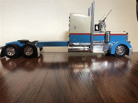 1:32 Peterbilt Model Semi-Truck | Trucks, Make + model, Model