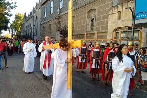 Viernes Santo Estuvo Marcado Por La Celebración Del Vía Crucis