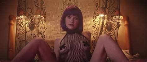 Nude Video Celebs Ashley Benson Sexy Winnie Harlow Sexy Alone At Night 2022