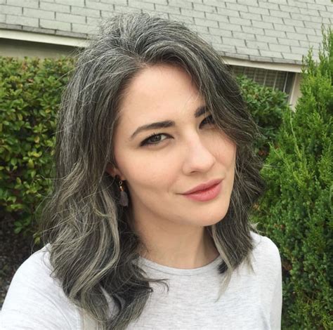 Women In Their 20s And 30s Are Embracing Their Gray Hair