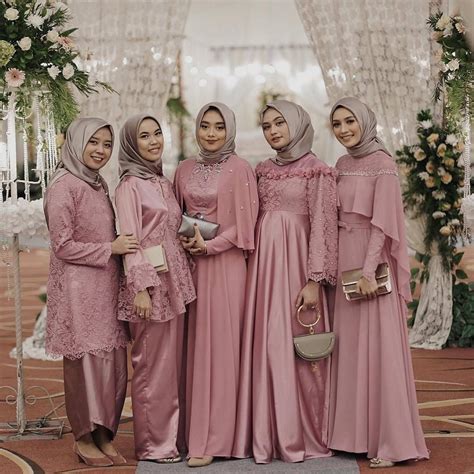 45 Model Dress Bridesmaid Hijab Modern Elegan 2020
