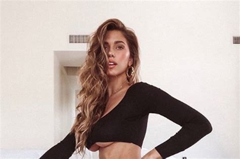 Kara Del Toro Instagram Guess Model Forgets Bra In Intimate Undies