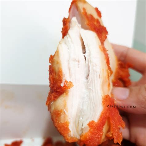 Extra spicy ayam goreng mcd was discovered by isaac osman who recently uploaded a video on his youtube channel on 1st july. REVIEW AYAM GORENG McD Ekstra Pedas 3X | Cerita Budak Sepet
