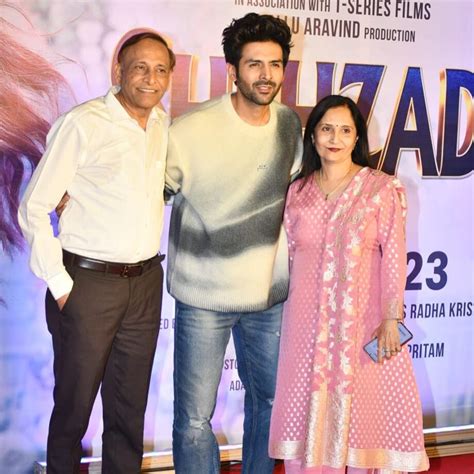 Shehzada Screening Shahid Kapoor Mira Rajput Varun Dhawan Join Kartik Aaryan And Kriti Sanon