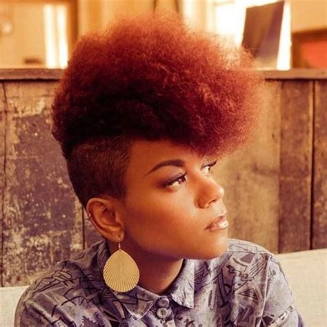 When it comes to fun natural mohawk hairstyles, this one is reminiscent of a joyful clown at the circus. 50 Mohawk Hairstyles for Black Women | StayGlam