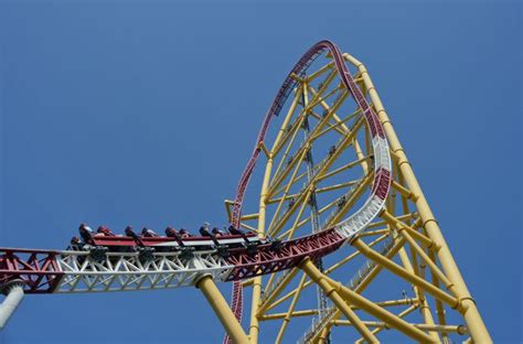 Esta montaña rusa, que acelera de 0 a 193,1 km/h en 4 segundos. Top Thrill Dragster at Cedar Point | Edmonton Gazette