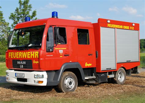 Feuerwehrwilli ist zu gast bei der ortsfeuerwehr helstorf, eine grundausstattungswehr in neustadt a.rbge. www.bamberg112.de - Fahrzeuge im Kreis Soest