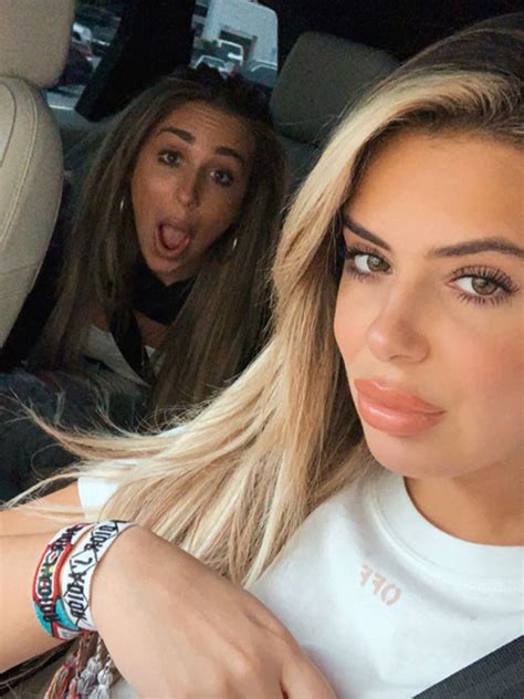 Brielle Biermann Shows Full Lips In Selfie With Sister Ariana — Pic