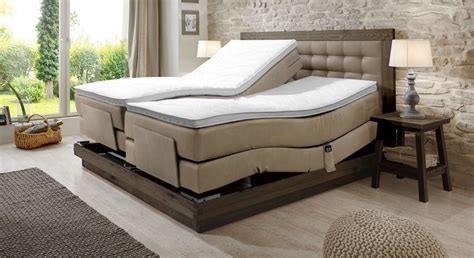 Nicht umsonst gilt dieses bett in den maßen 180x200 cm als eins der beliebtesten schlafmöglichkeiten im heimischen schlafzimmer. Elektroboxspringbetten Mit Elektrischer Verstellung von ...