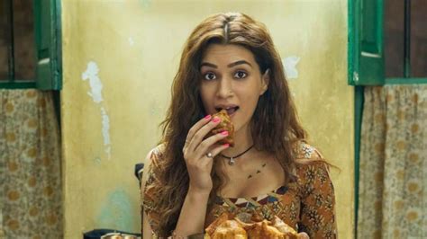 Mimi Movie Review Kriti Sanons Film Has Lot Of Emotions But Not A Lot Of Weight