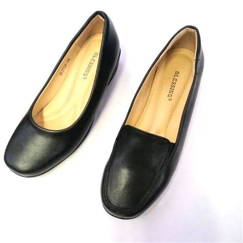 Kasut flat.anda lebih selesa mengayakan kasut flat ataupun anda penggemar kasut tumit tinggi? Blessing@SWISS POLO Kasut Heel Perempuan Kulit | Shopee ...