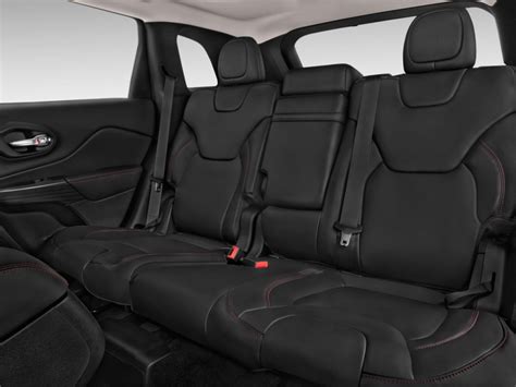 Image: 2015 Jeep Cherokee 4WD 4-door Trailhawk Rear Seats, size: 1024 x