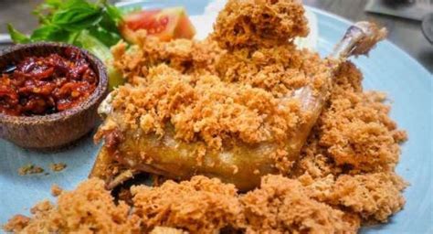 Ayam geprek sambal bawang termasuk salah satu varian ayam geprek yang digemari di indonesia loh! Resep Ayam Kremes - Resepedia