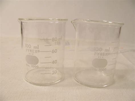 Pair Pyrex 100 Ml Beakers Labware Laboratory Borosilicate