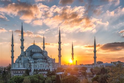 A Beautiful Sunset At Blue Mosque Blue Mosque Istanbul Blue Mosque
