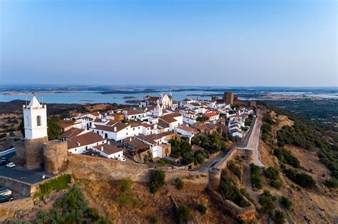 Portugal is one of nearly 200 countries illustrated on our blue ocean laminated map of the world. Top 10 van mooie plekjes | De sterrenhemel van Alqueva ...