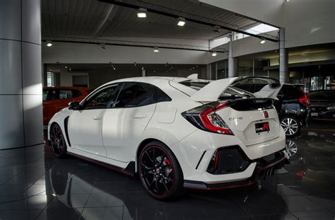 Its Here The First New Honda Civic Type R Lands In New Zealand