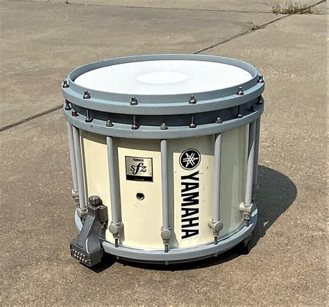 Yamaha Sfz 12x14 Gloss White Marching Snare Case And Carrier Reverb