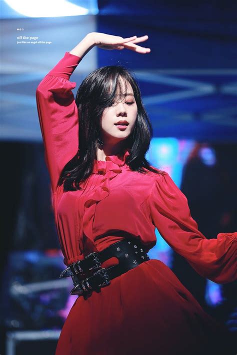 BLACKPINKs Jisoo Powerful And Sexy In Red K Luv