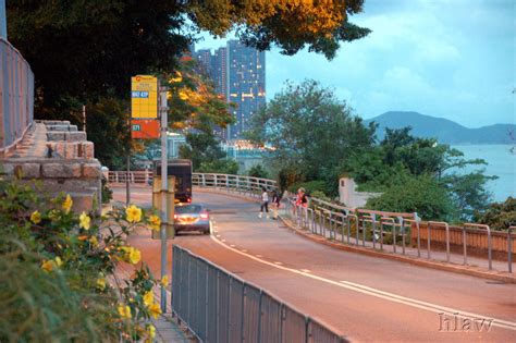 Starts operating at 6:00 am and ends at 11:00 pm. 摩星嶺道 (域多利道) - 香港巴士大典