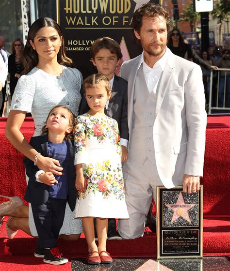 Texas native matthew mcconaughey and his wife, camila, donated 80,000 face masks to coronavirus first responders in texas and louisiana, officials said. Matthew McConaughey Shows Off His Three Kids on the Red ...