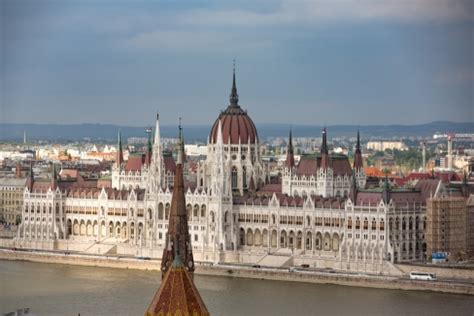 The earlier you book the better, and the cheapest tickets we've found for trains from prague to budapest are $33.86. Boedapest informatie