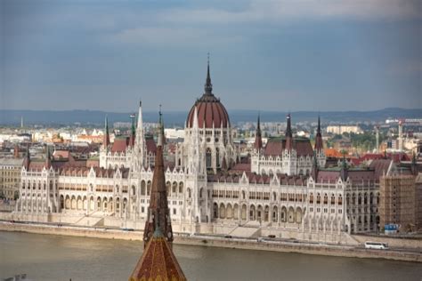 Boedapest is de koningin aan de donau, het new york van. Boedapest informatie