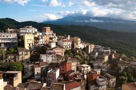 Castiglione di Sicilia - Europe, Italy - Momentary Awe | Travel photography blog