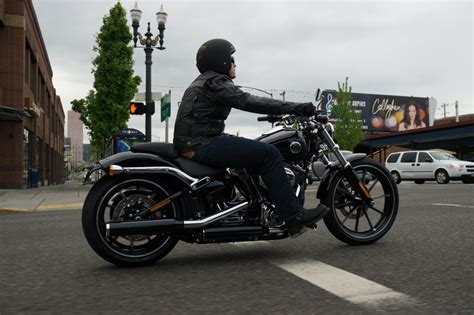 Harley davidson 2015 breakout rear stock wheel. Harley-Davidson Softail Breakout FXSB Bilder und ...