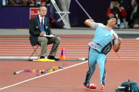 Un chico que, cuando empezó a lanzar la jabalina, soñó con llegar hasta el infinito y, en la plenitud de su carrera. Braian Toledo quedó eliminado en lanzamiento de jabalina ...