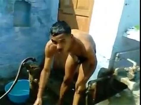 Indian Boy Bulge While Bathing Xvideos Com