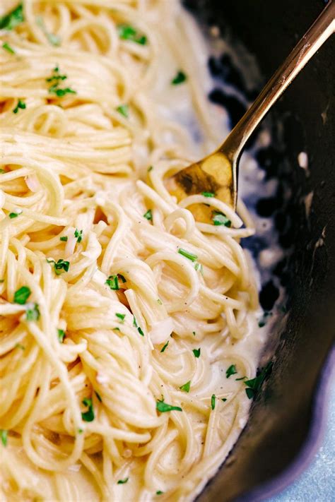 Parmesan Garlic Butter Noodles Are A Creamy Delicious Meal That Is Fast