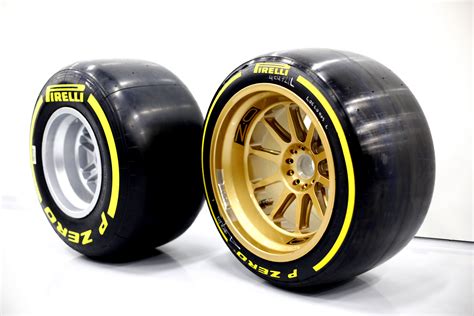 2014 Silverstone Test Pirelli F1 Soft Tyre 2014 Spec And Soft Testing
