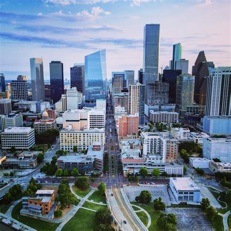 Main St Downtown Houston Tx Downtown Houston Houston Skyline