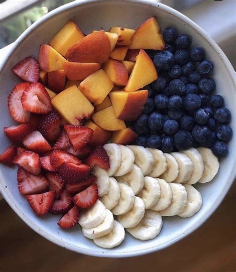 Delicious Fruit Bowl In 2020 Aesthetic Food Pretty Food Healthy