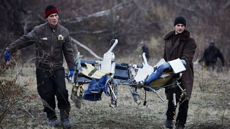 Malaysia airlines flight 17 (mh17) was a scheduled passenger flight from amsterdam to kuala lumpur that was shot down on 17 july 2014 while flying over eastern ukraine. Is het onderzoek op de MH17-rampplek nu afgerond? | NOS