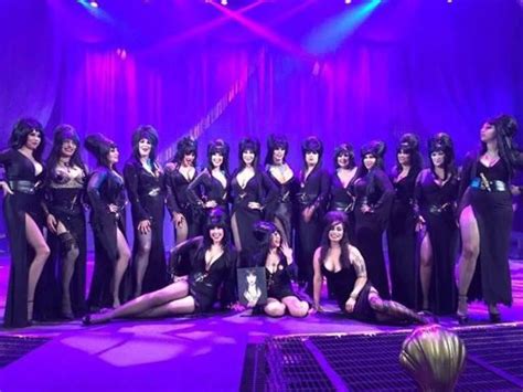 Elvira Look Alike Contest At Knotts Scary Farm Horror Amino