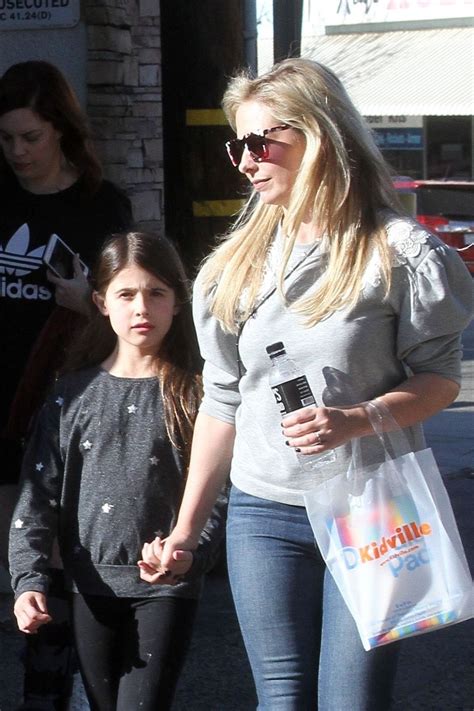 Sarah Michelle Gellar Out With Her Daughter In Studio City