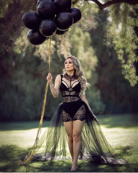 Sometimes the man or woman of the day might need a little reassurance. Pin by Amit T on Balloons shoot | 30th birthday outfit ...