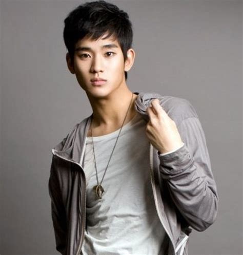 The Moon That Embraces The Sun’s Kim Soo Hyun Needs Custom Made Hat Because Of His Small Face